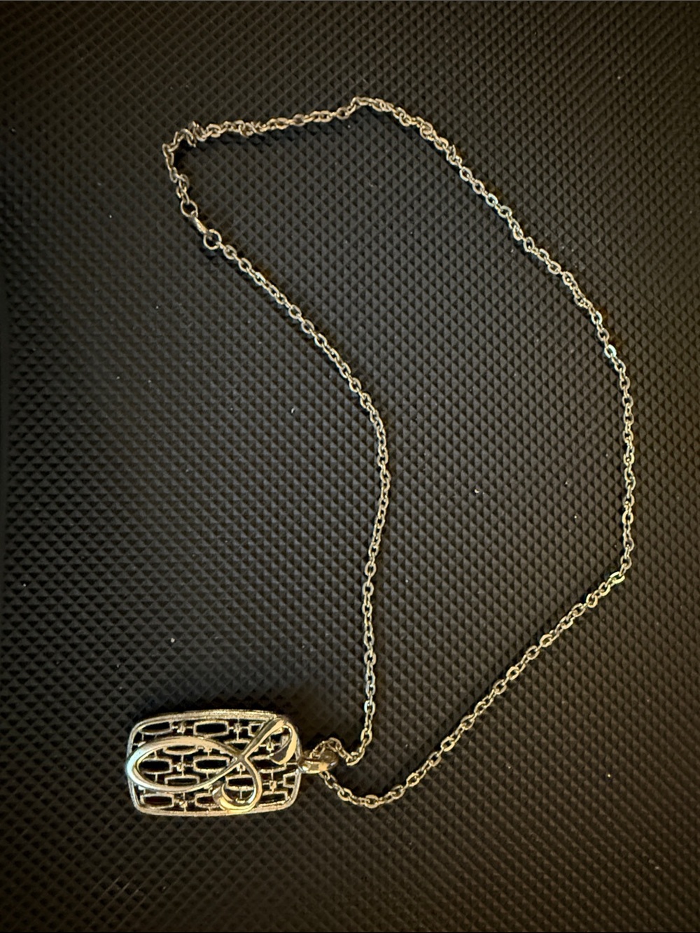 Vintage Silver Tone Filigree Pendant Necklace - Silver